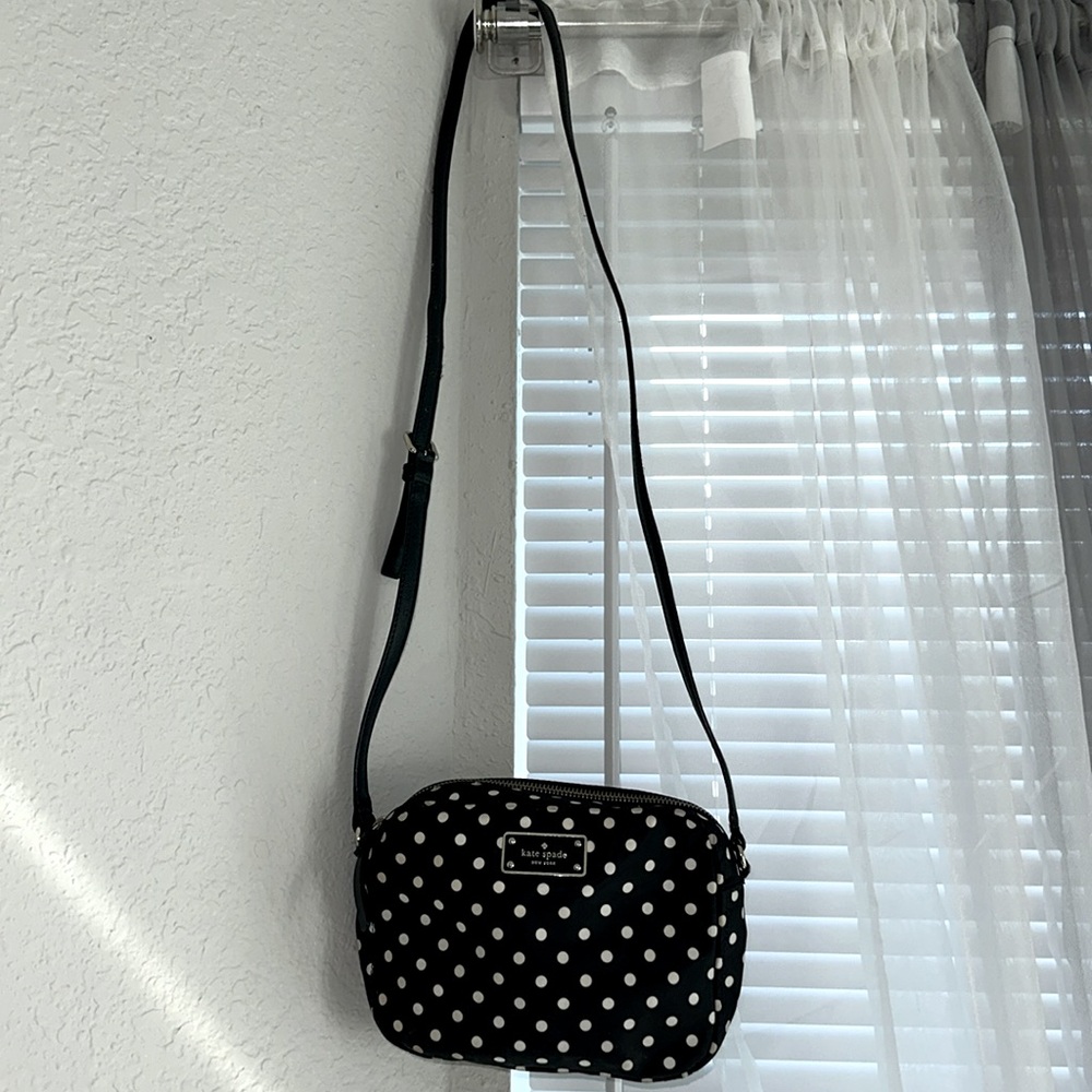 Kate Spade polkadot adjustable Crossbody.   Like new condition.